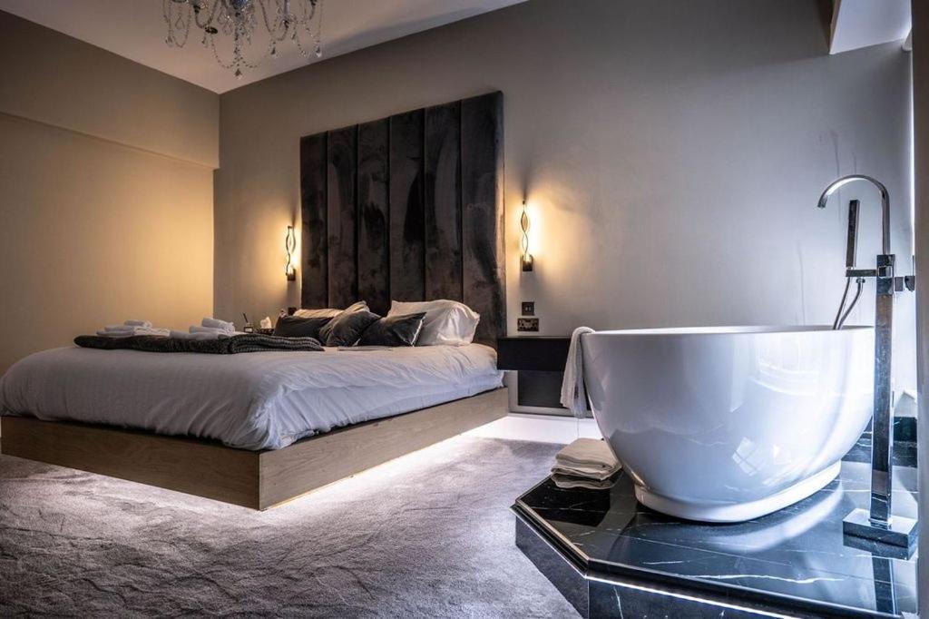 Luxury Royal Mile Boutique 2Bedroom Apartment Edinburgh Ngoại thất bức ảnh