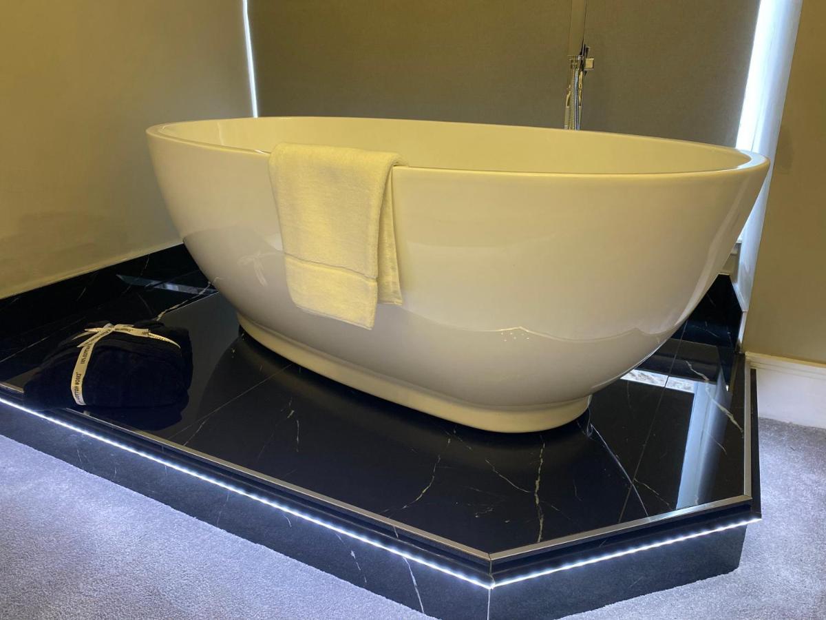 Luxury Royal Mile Boutique 2Bedroom Apartment Edinburgh Ngoại thất bức ảnh