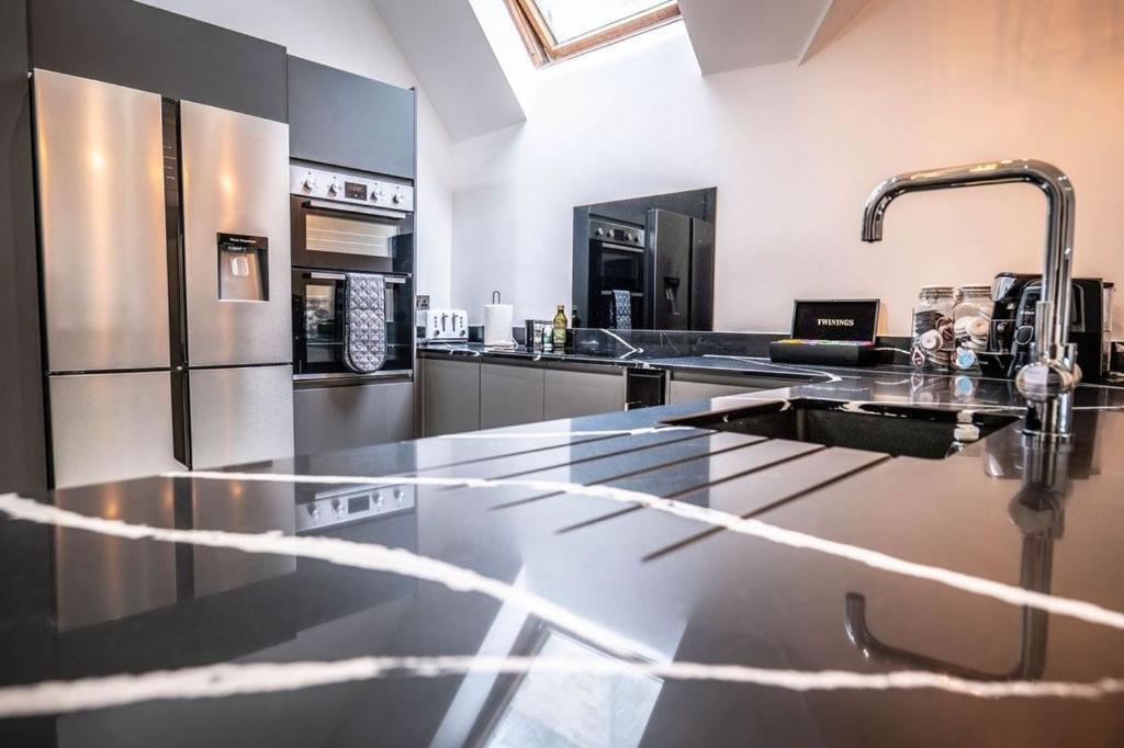 Luxury Royal Mile Boutique 2Bedroom Apartment Edinburgh Ngoại thất bức ảnh